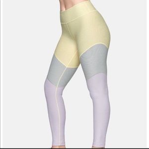 Outdoor Voices size Small legging